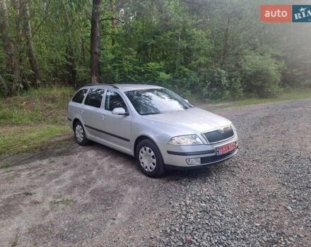 Серый Шкода Октавия, объемом двигателя 1.6 л и пробегом 145 тыс. км за 5750 $, фото 1 на Automoto.ua