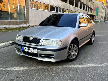 Сірий Шкода Октавія, об'ємом двигуна 1.8 л та пробігом 270 тис. км за 5800 $, фото 1 на Automoto.ua