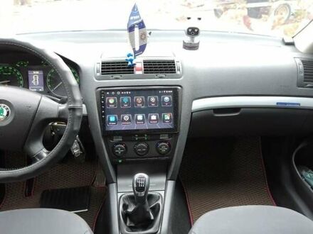 Серый Шкода Октавия, объемом двигателя 2 л и пробегом 285 тыс. км за 6000 $, фото 1 на Automoto.ua