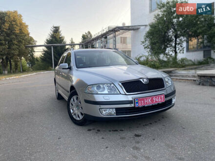 Серый Шкода Октавия, объемом двигателя 1.6 л и пробегом 235 тыс. км за 6400 $, фото 1 на Automoto.ua