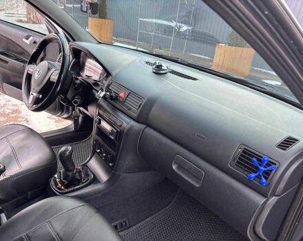 Серый Шкода Октавия, объемом двигателя 1.6 л и пробегом 317 тыс. км за 4900 $, фото 1 на Automoto.ua