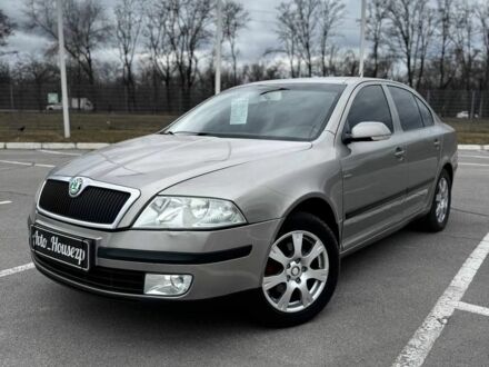 Серый Шкода Октавия, объемом двигателя 0 л и пробегом 233 тыс. км за 5800 $, фото 1 на Automoto.ua