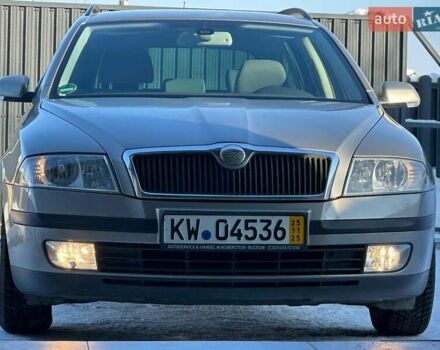Серый Шкода Октавия, объемом двигателя 1.6 л и пробегом 208 тыс. км за 5600 $, фото 1 на Automoto.ua