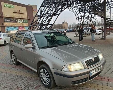 Сірий Шкода Октавія, об'ємом двигуна 1.8 л та пробігом 200 тис. км за 5500 $, фото 1 на Automoto.ua
