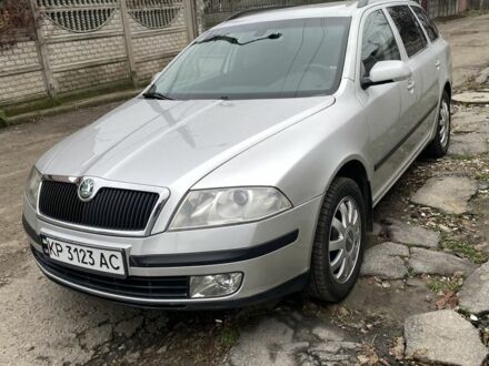 Серый Шкода Октавия, объемом двигателя 2 л и пробегом 205 тыс. км за 7200 $, фото 1 на Automoto.ua