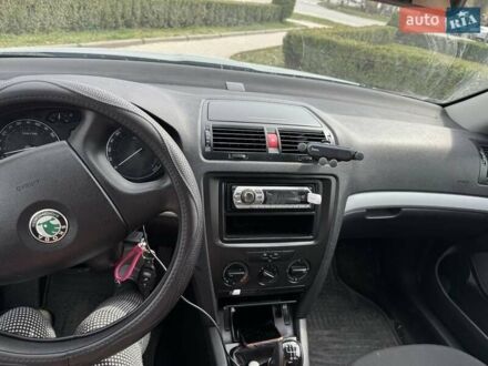 Серый Шкода Октавия, объемом двигателя 1.6 л и пробегом 210 тыс. км за 5800 $, фото 1 на Automoto.ua