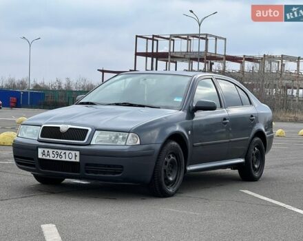 Серый Шкода Октавия, объемом двигателя 1.78 л и пробегом 220 тыс. км за 4200 $, фото 1 на Automoto.ua