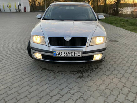 Шкода Октавия 2007 в Иршава на Automoto.ua Серый Шкода Октавия, объемом двигателя 1.97 л и пробегом 260 тыс. км за 5600 $, фото 1 на Automoto.ua
