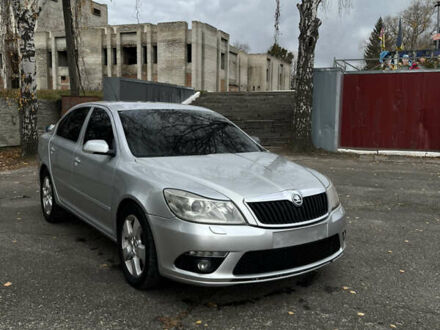 Сірий Шкода Октавія, об'ємом двигуна 2 л та пробігом 313 тис. км за 5600 $, фото 1 на Automoto.ua