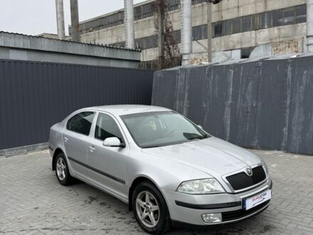 Серый Шкода Октавия, объемом двигателя 0 л и пробегом 300 тыс. км за 3200 $, фото 1 на Automoto.ua