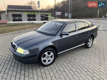 Сірий Шкода Октавія, об'ємом двигуна 1.6 л та пробігом 275 тис. км за 5600 $, фото 1 на Automoto.ua