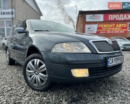 Серый Шкода Октавия, объемом двигателя 2 л и пробегом 300 тыс. км за 6300 $, фото 1 на Automoto.ua