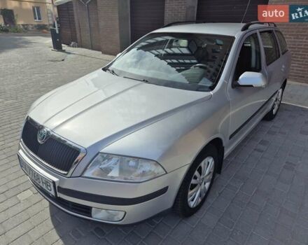 Серый Шкода Октавия, объемом двигателя 1.6 л и пробегом 201 тыс. км за 5700 $, фото 1 на Automoto.ua