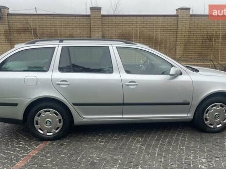 Серый Шкода Октавия, объемом двигателя 1.8 л и пробегом 221 тыс. км за 7899 $, фото 1 на Automoto.ua