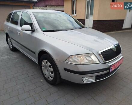Серый Шкода Октавия, объемом двигателя 1.6 л и пробегом 214 тыс. км за 5750 $, фото 1 на Automoto.ua