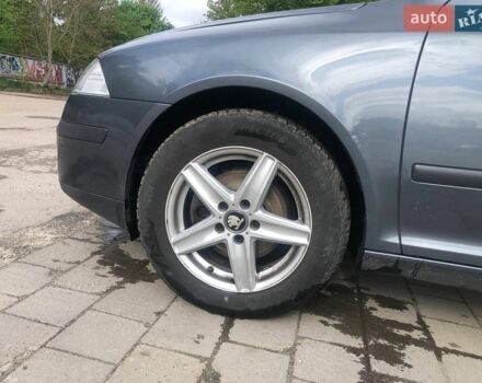 Серый Шкода Октавия, объемом двигателя 2 л и пробегом 300 тыс. км за 5000 $, фото 1 на Automoto.ua