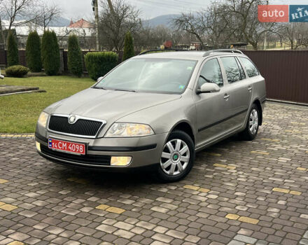 Серый Шкода Октавия, объемом двигателя 1.6 л и пробегом 256 тыс. км за 6850 $, фото 1 на Automoto.ua