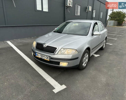 Серый Шкода Октавия, объемом двигателя 1.6 л и пробегом 255 тыс. км за 5600 $, фото 1 на Automoto.ua