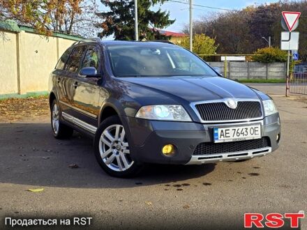 Серый Шкода Октавия, объемом двигателя 2 л и пробегом 213 тыс. км за 6200 $, фото 1 на Automoto.ua