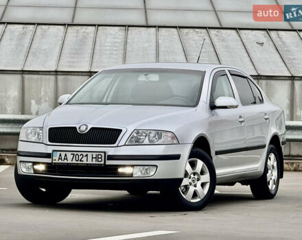 Сірий Шкода Октавія, об'ємом двигуна 2 л та пробігом 246 тис. км за 5999 $, фото 1 на Automoto.ua