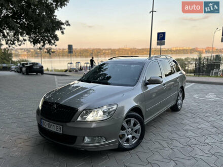 Шкода Октавия 2009 в Тернополе на Automoto.ua Серый Шкода Октавия, объемом двигателя 1.4 л и пробегом 303 тыс. км за 7000 $, фото 1 на Automoto.ua