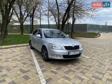 Серый Шкода Октавия, объемом двигателя 1.6 л и пробегом 258 тыс. км за 7800 $, фото 1 на Automoto.ua