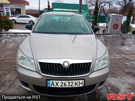Серый Шкода Октавия, объемом двигателя 1.6 л и пробегом 214 тыс. км за 7100 $, фото 1 на Automoto.ua
