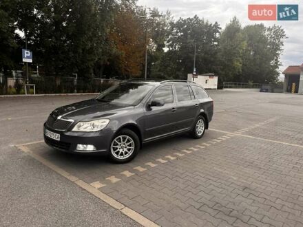 Шкода Октавія 2009 у Зборів на Automoto.ua Сірий Шкода Октавія, об'ємом двигуна 1.6 л та пробігом 280 тис. км за 7800 $, фото 1 на Automoto.ua