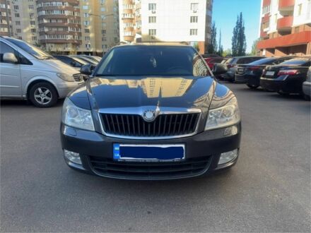 Шкода Октавия 2009 в Киеве на Automoto.ua Серый Шкода Октавия, объемом двигателя 2 л и пробегом 233 тыс. км за 8500 $, фото 1 на Automoto.ua