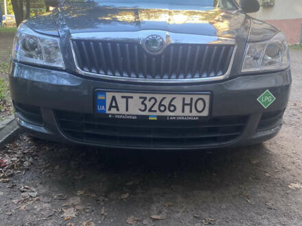 Шкода Октавія 2009 у Івано-Франківську на Automoto.ua Сірий Шкода Октавія, об'ємом двигуна 1.6 л та пробігом 273 тис. км за 7700 $, фото 1 на Automoto.ua