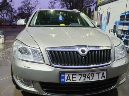 Шкода Октавия 2009 в Новомосковске на Automoto.ua Серый Шкода Октавия, объемом двигателя 1.4 л и пробегом 236 тыс. км за 6050 $, фото 1 на Automoto.ua