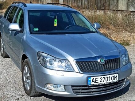 Шкода Октавия 2009 в Никополе на Automoto.ua Серый Шкода Октавия, объемом двигателя 1.8 л и пробегом 205 тыс. км за 7000 $, фото 1 на Automoto.ua