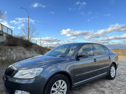 Серый Шкода Октавия, объемом двигателя 1.6 л и пробегом 227 тыс. км за 7950 $, фото 1 на Automoto.ua