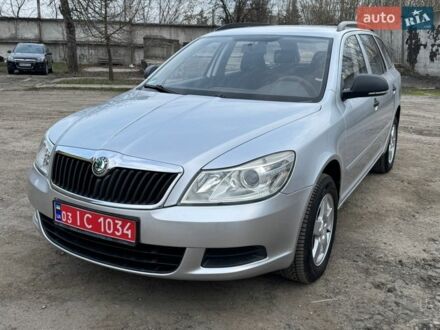 Сірий Шкода Октавія, об'ємом двигуна 1.6 л та пробігом 176 тис. км за 7950 $, фото 1 на Automoto.ua