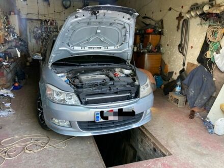 Серый Шкода Октавия, объемом двигателя 1.8 л и пробегом 105 тыс. км за 7300 $, фото 1 на Automoto.ua