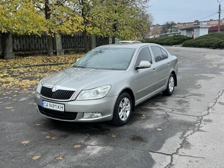 Серый Шкода Октавия, объемом двигателя 1.6 л и пробегом 210 тыс. км за 6099 $, фото 1 на Automoto.ua