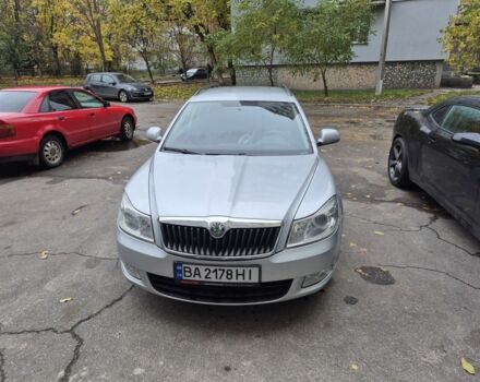 Шкода Октавия 2010 в Кропивницком (Кировограде) на Automoto.ua Серый Шкода Октавия, объемом двигателя 1.6 л и пробегом 240 тыс. км за 8200 $, фото 1 на Automoto.ua