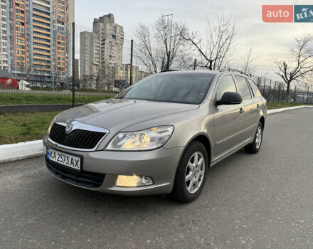 Сірий Шкода Октавія, об'ємом двигуна 1.6 л та пробігом 197 тис. км за 7950 $, фото 1 на Automoto.ua