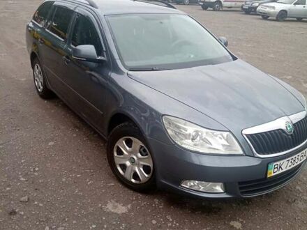 Шкода Октавия 2010 в Ровно на Automoto.ua Серый Шкода Октавия, объемом двигателя 1.6 л и пробегом 318 тыс. км за 7400 $, фото 1 на Automoto.ua