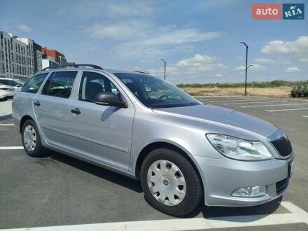Серый Шкода Октавия, объемом двигателя 1.2 л и пробегом 184 тыс. км за 6300 $, фото 1 на Automoto.ua