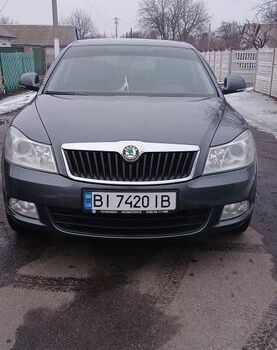 Серый Шкода Октавия, объемом двигателя 1.6 л и пробегом 212 тыс. км за 8600 $, фото 1 на Automoto.ua