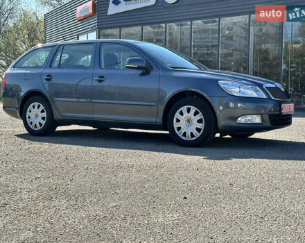 Серый Шкода Октавия, объемом двигателя 1.6 л и пробегом 204 тыс. км за 8999 $, фото 1 на Automoto.ua