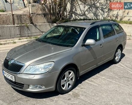 Серый Шкода Октавия, объемом двигателя 1.6 л и пробегом 261 тыс. км за 6000 $, фото 1 на Automoto.ua