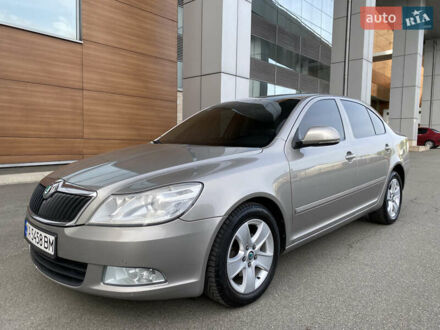 Шкода Октавия 2011 в Киеве на Automoto.ua Серый Шкода Октавия, объемом двигателя 1.6 л и пробегом 281 тыс. км за 7999 $, фото 1 на Automoto.ua