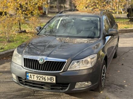 Серый Шкода Октавия, объемом двигателя 1.6 л и пробегом 228 тыс. км за 7900 $, фото 1 на Automoto.ua