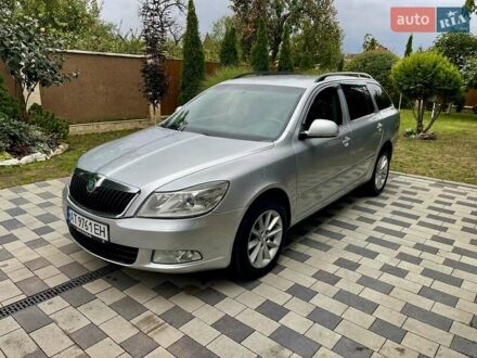 Шкода Октавия 2011 в Мукачеве на Automoto.ua Серый Шкода Октавия, объемом двигателя 2 л и пробегом 223 тыс. км за 7999 $, фото 1 на Automoto.ua