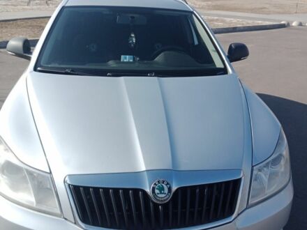 Шкода Октавия 2011 в Славянске на Automoto.ua Серый Шкода Октавия, объемом двигателя 2 л и пробегом 271 тыс. км за 7700 $, фото 1 на Automoto.ua