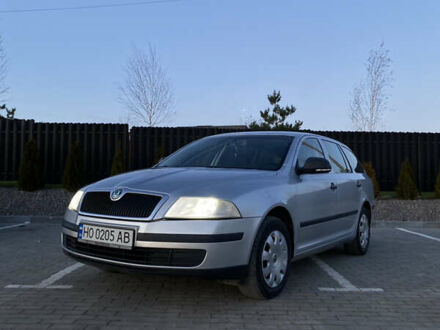 Серый Шкода Октавия, объемом двигателя 1.6 л и пробегом 274 тыс. км за 6800 $, фото 1 на Automoto.ua