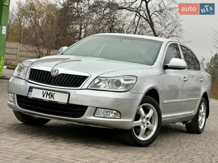 Серый Шкода Октавия, объемом двигателя 1.6 л и пробегом 221 тыс. км за 7600 $, фото 1 на Automoto.ua