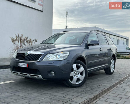 Сірий Шкода Октавія, об'ємом двигуна 2 л та пробігом 211 тис. км за 13200 $, фото 1 на Automoto.ua